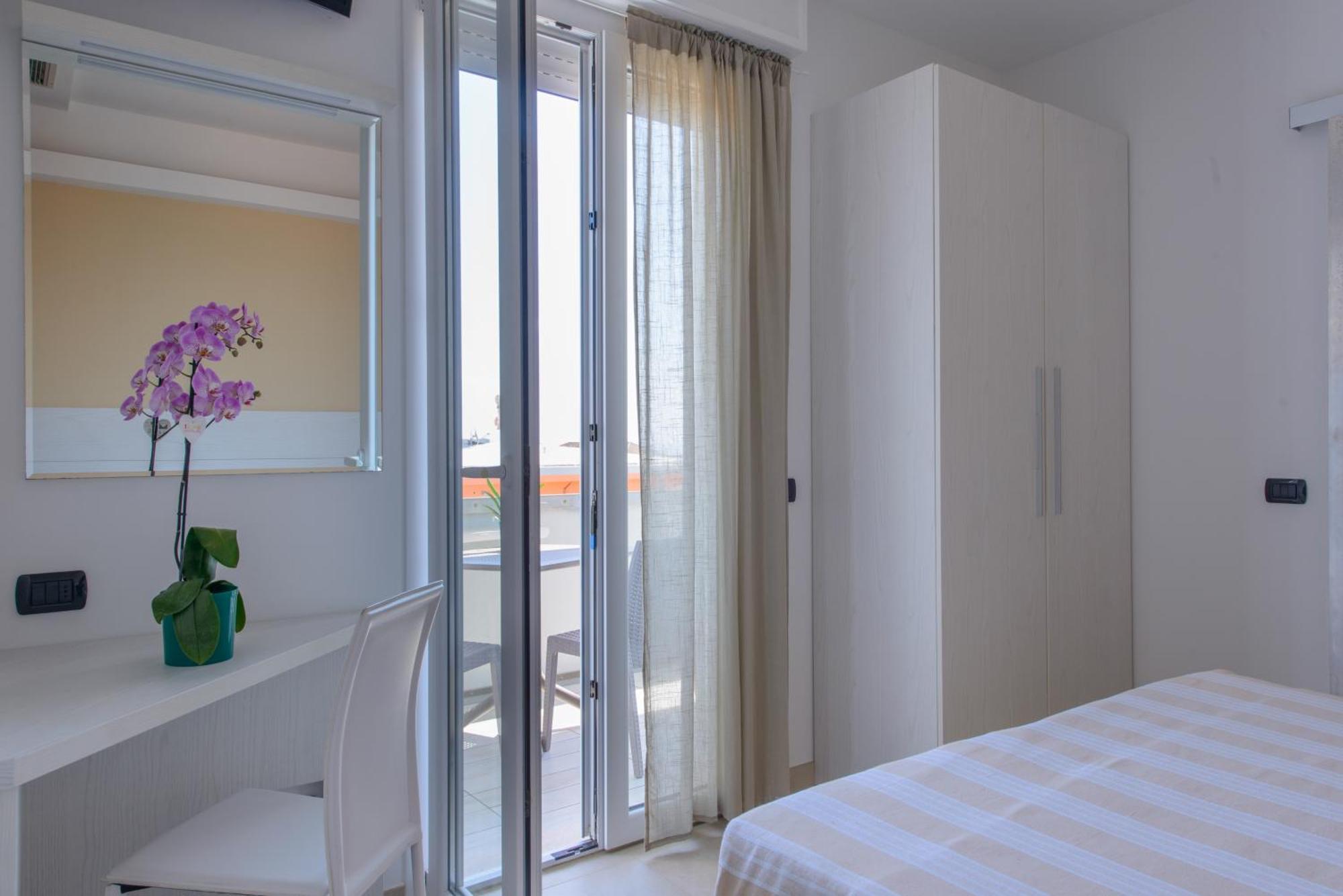 Hotel Sans Souci Rimini Kültér fotó